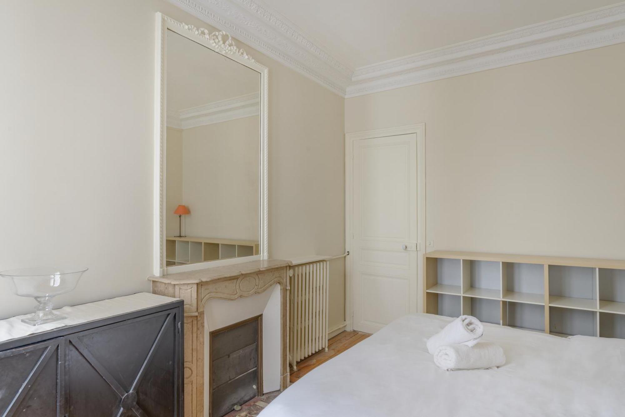 Apartment Courcelles Prestige *